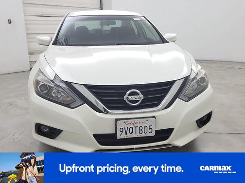 White 2018 Nissan Altima SR