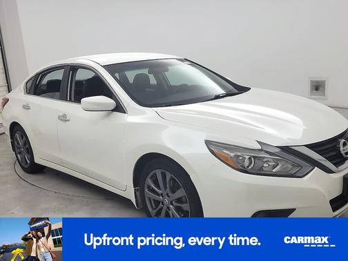 White 2018 Nissan Altima SR