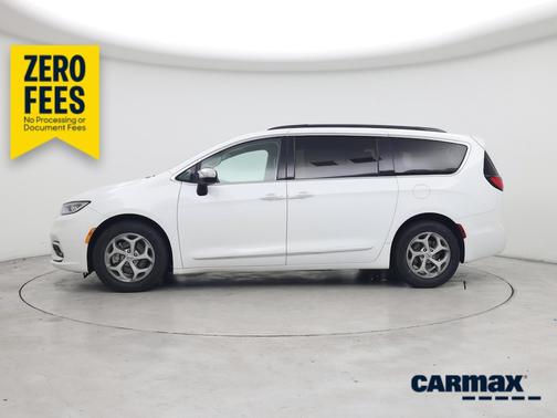 White 2023 Chrysler Pacifica Limited