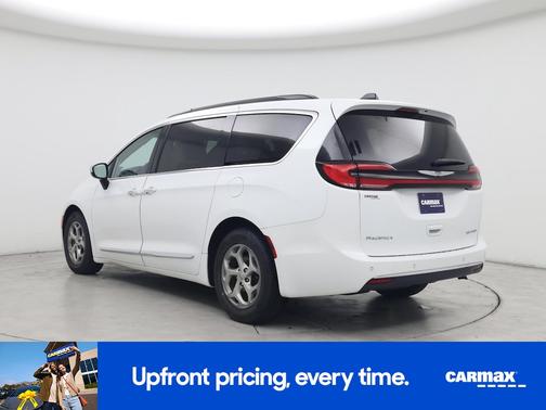 White 2023 Chrysler Pacifica Limited