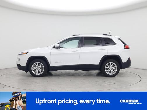 White 2018 Jeep Cherokee Latitude Plus