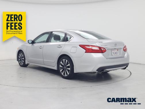 Silver 2016 Nissan Altima SR