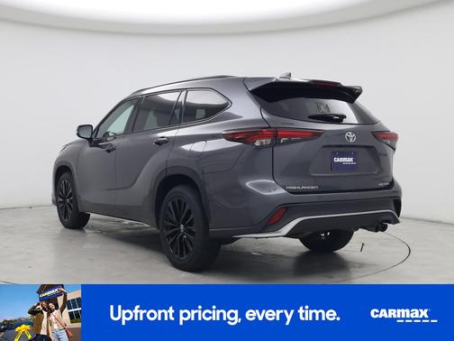 Gray 2025 Toyota Highlander XSE