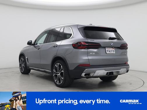Gray 2024 BMW X5 xDrive40i