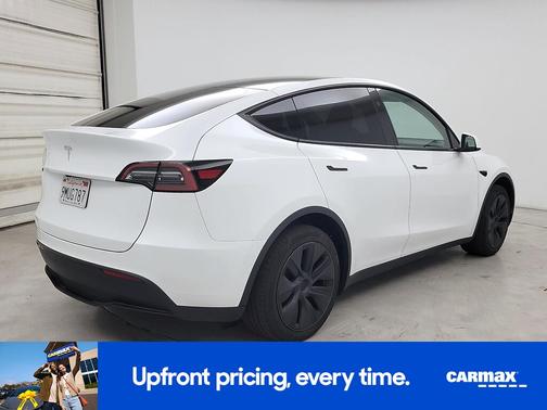 White 2024 Tesla Model Y Long Range