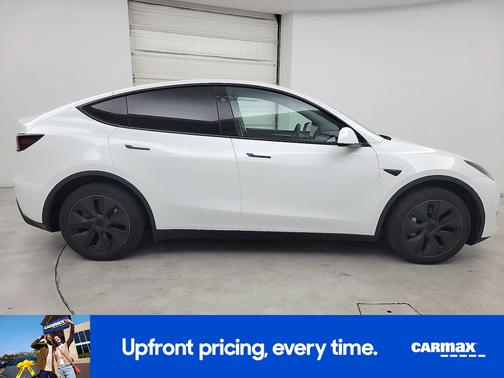 White 2024 Tesla Model Y Long Range