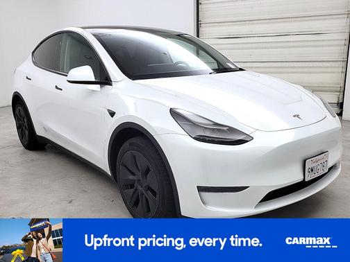 White 2024 Tesla Model Y Long Range