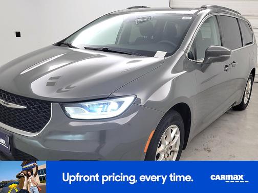 Gray 2022 Chrysler Pacifica Touring L