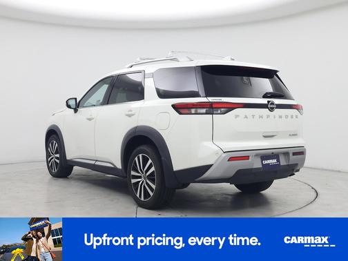 White 2023 Nissan Pathfinder Platinum