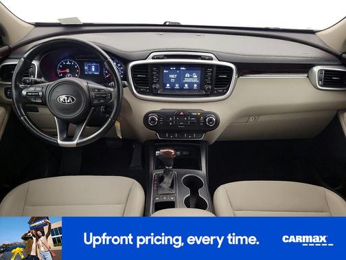 Burgundy 2017 Kia Sorento LX