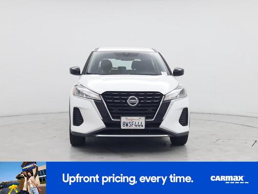 White 2021 Nissan Kicks S
