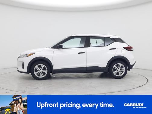 White 2021 Nissan Kicks S