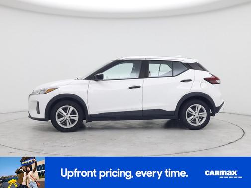 White 2021 Nissan Kicks S