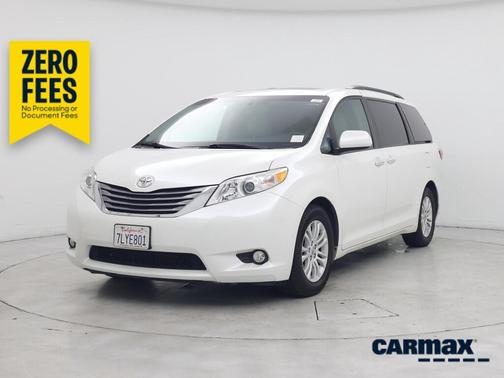 Pearl 2015 Toyota Sienna XLE