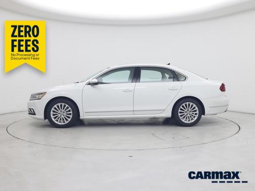 White 2017 Volkswagen Passat SE
