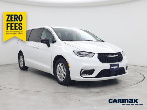 White 2024 Chrysler Pacifica Touring L