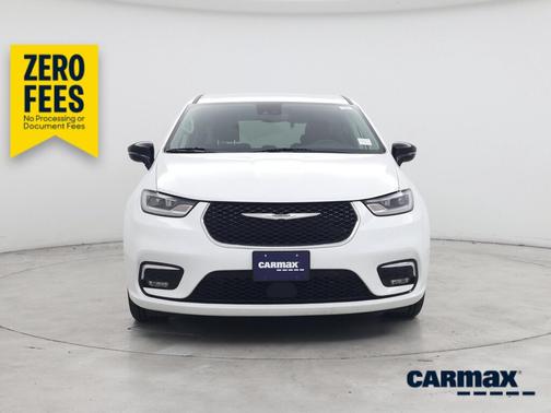 White 2024 Chrysler Pacifica Touring L