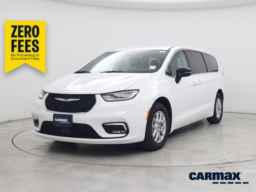 White 2024 Chrysler Pacifica Touring L