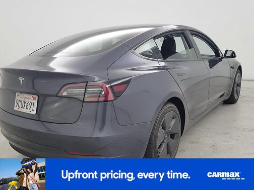 Gray 2022 Tesla Model 3