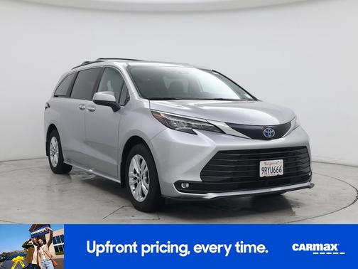 2025 Toyota Sienna XLE