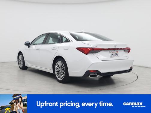 White 2019 Toyota Avalon Limited