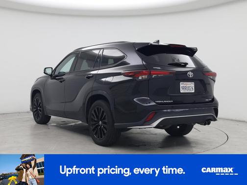 Black 2025 Toyota Highlander XSE