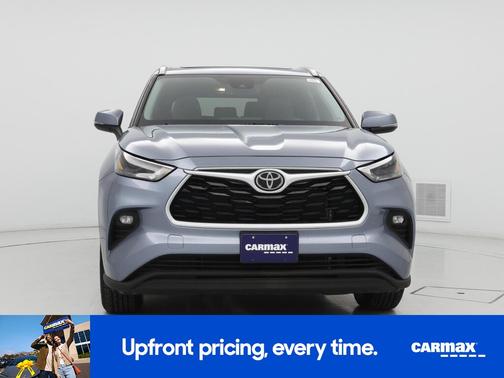 Gray 2022 Toyota Highlander XLE