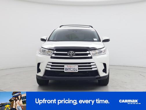 White 2019 Toyota Highlander LE