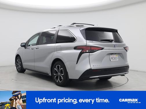 2025 Toyota Sienna Platinum