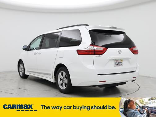2019 Toyota Sienna LE
