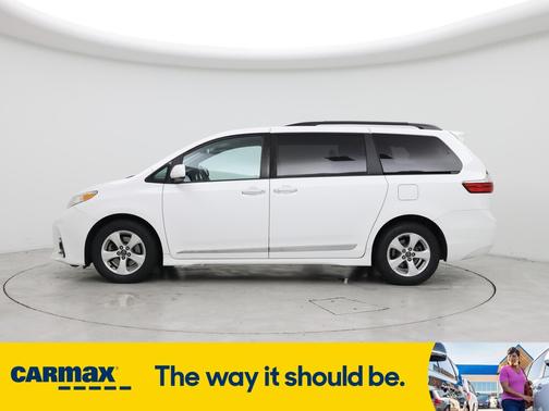 2019 Toyota Sienna LE