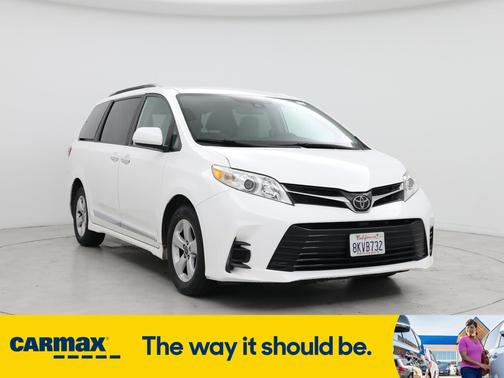 2019 Toyota Sienna LE
