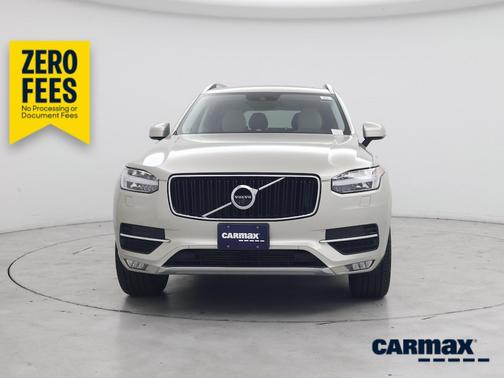 Silver 2018 Volvo XC90 T6 Momentum