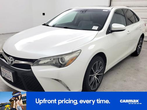 Pearl 2015 Toyota Camry XSE