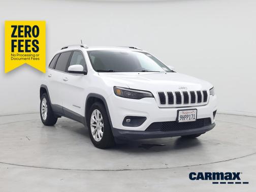 White 2019 Jeep Cherokee Latitude