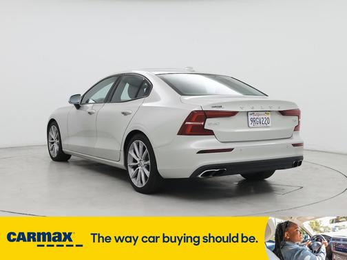 2019 Volvo S60 T5 Momentum