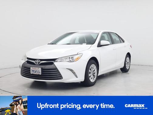 White 2015 Toyota Camry LE