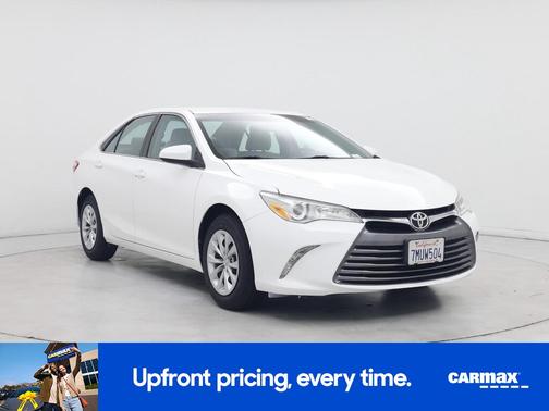 White 2015 Toyota Camry LE