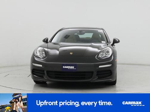 2016 Porsche Panamera 