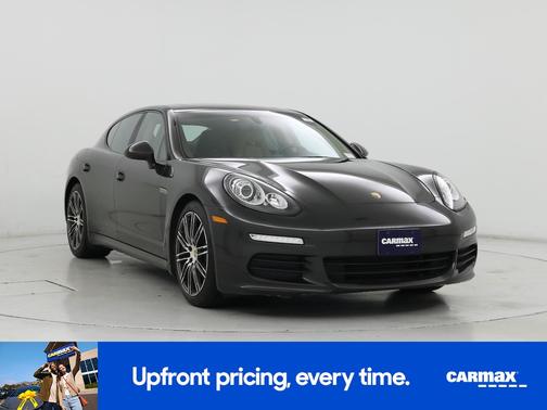 2016 Porsche Panamera 