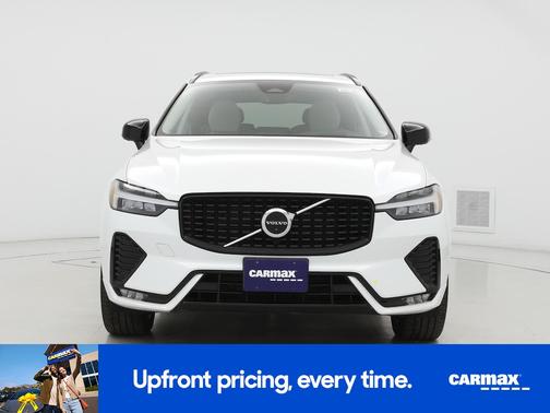 2023 Volvo XC60 B5 Ultimate Dark Theme