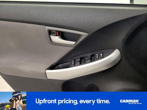 White 2015 Toyota Prius Two