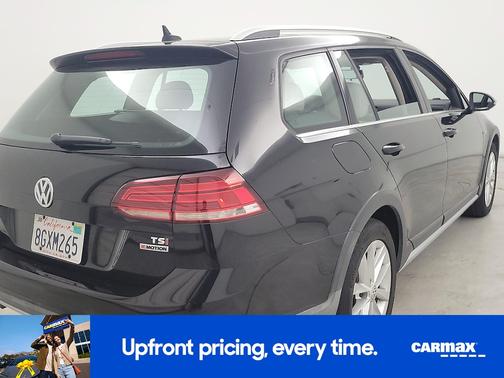 Black 2018 Volkswagen Golf Alltrack SE
