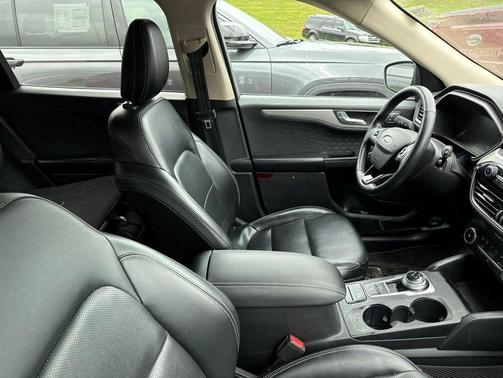 AGATE BLACK METALLIC 2020 Ford Escape SEL