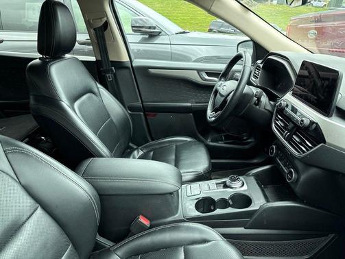 AGATE BLACK METALLIC 2020 Ford Escape SEL
