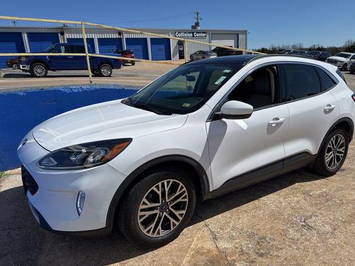 2020 Ford Escape SEL