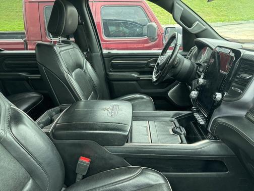 Patriot Blue Pearlcoat 2019 RAM 1500 Limited