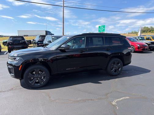 High Gloss Black 2027 Jeep Grand Cherokee L Limited