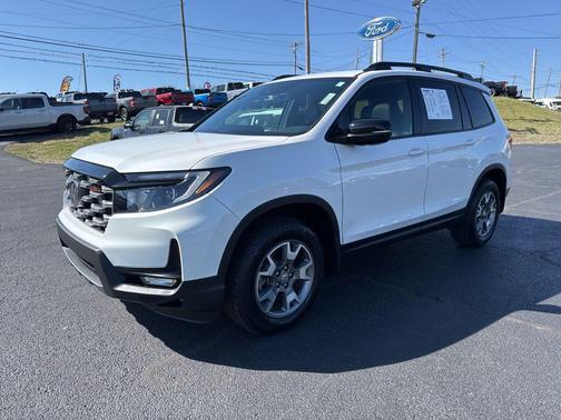 Platinum White Pearl 2023 Honda Passport AWD TrailSport