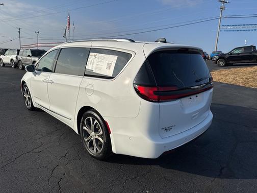 2024 Chrysler Pacifica L